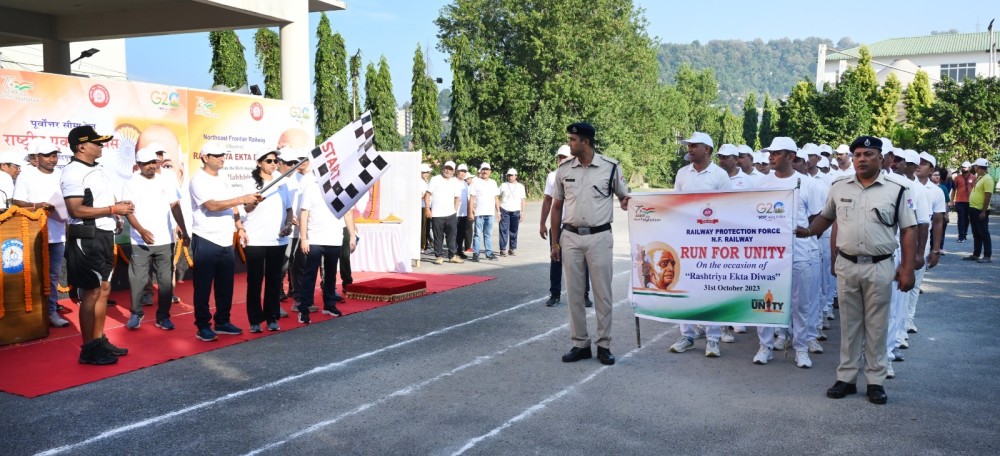 NFR General Manager Chetan Kumar Shrivastava flags off a ‘Run for Unity’ on the occasion of Rashtriya Ekta Diwas  on October 31 at NFRSA stadium, Maligaon. (Photo: CPRO-NFR)